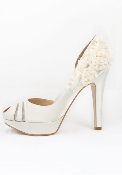 luckbealadybuttercreamsidehires luckbealadybuttercreamsidehires