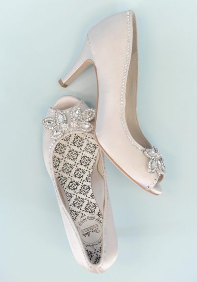 twinkletoes-with-crystals-silver_overhead-blue-backdrop_web twinkletoes-with-crystals-silver_overhead-blue-backdrop_web