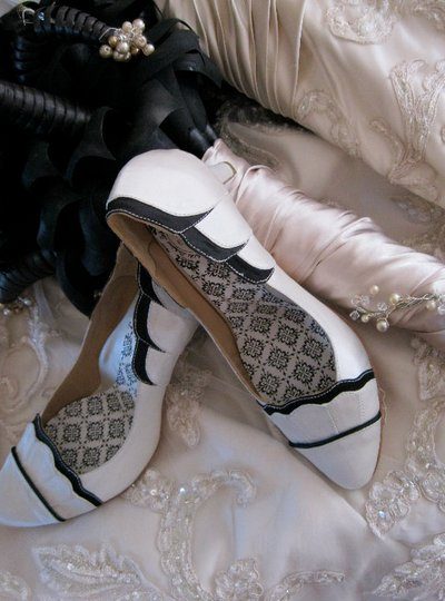 Tania Whitfield at tiffanys buttercreambuttercream and black Tania Whitfield at tiffanys buttercreambuttercream and black