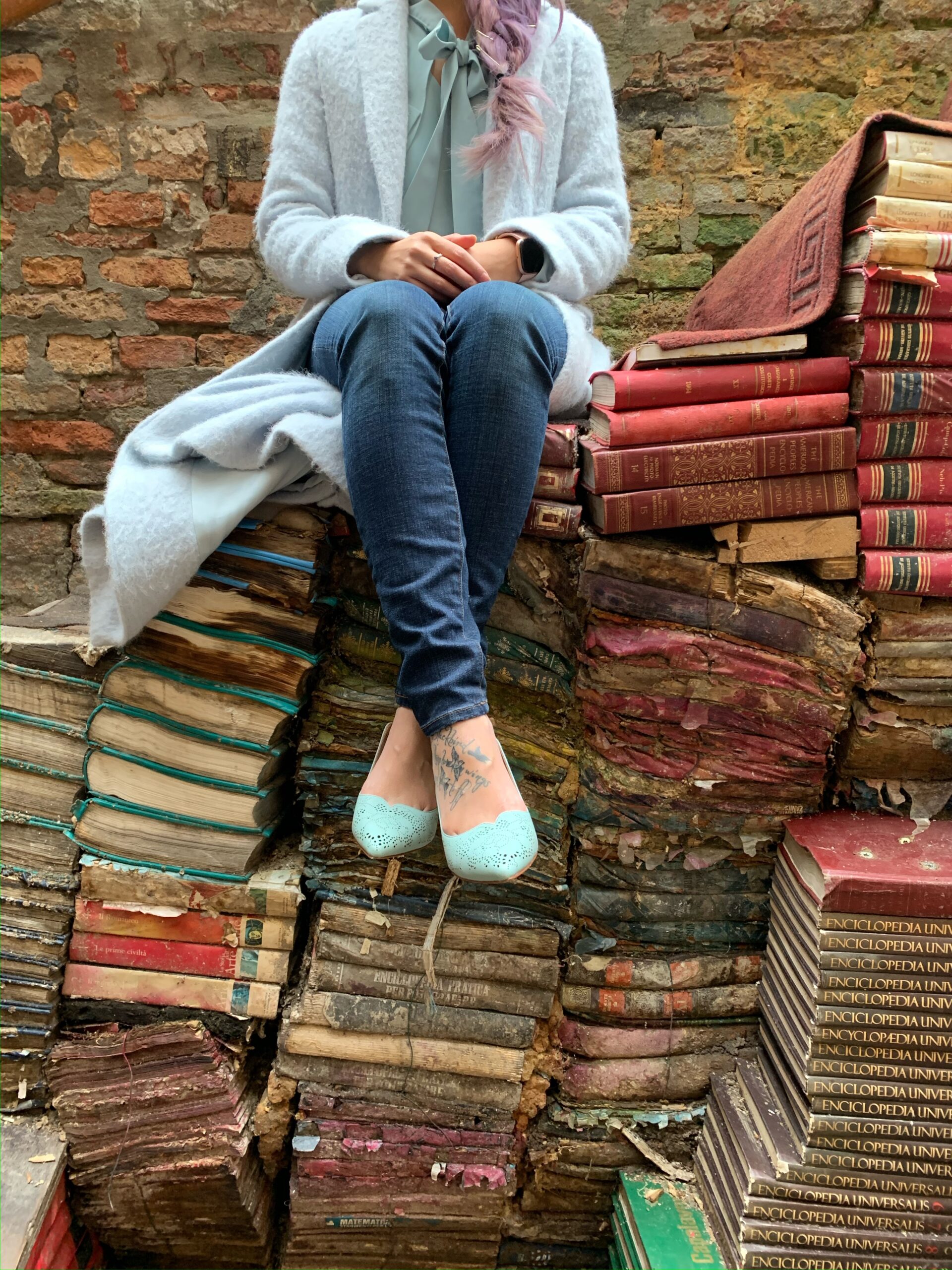 Venice Bookstack First Lady Blue